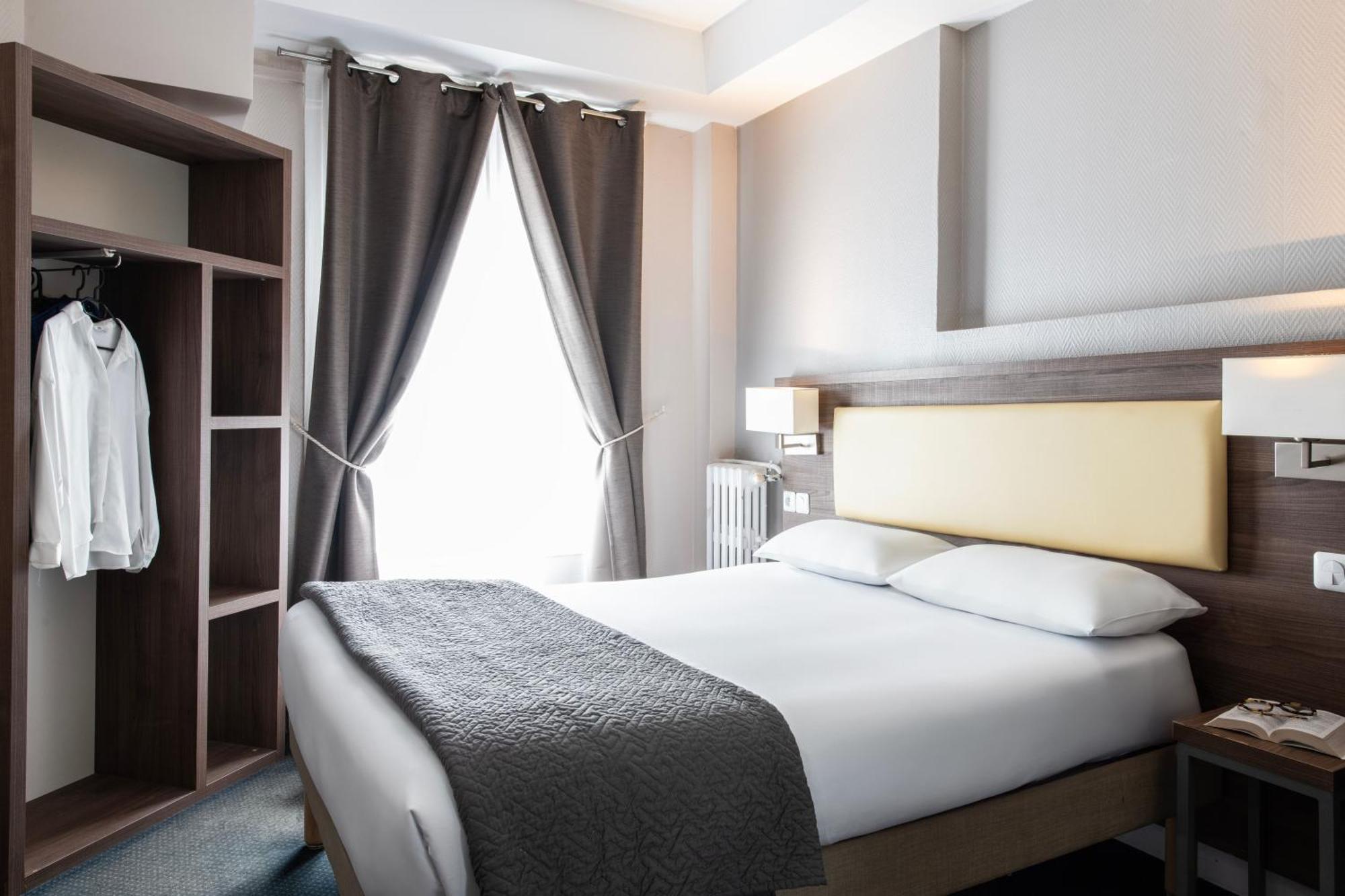 Hotel Ambassadeur Paris Bagian luar foto